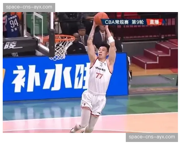 赵继伟突破分球助张镇麟空接暴扣，完成总决赛经典配合